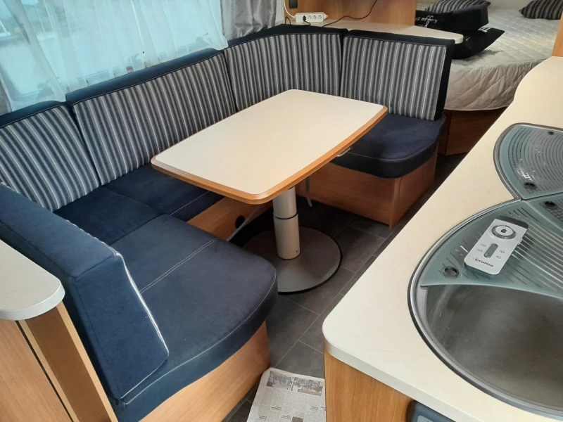 Каравана Dethleffs Nomad SNOW, снимка 9 - Каравани и кемпери - 52615474