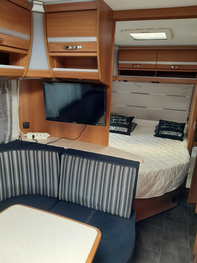 Каравана Dethleffs Nomad SNOW, снимка 10 - Каравани и кемпери - 52615474