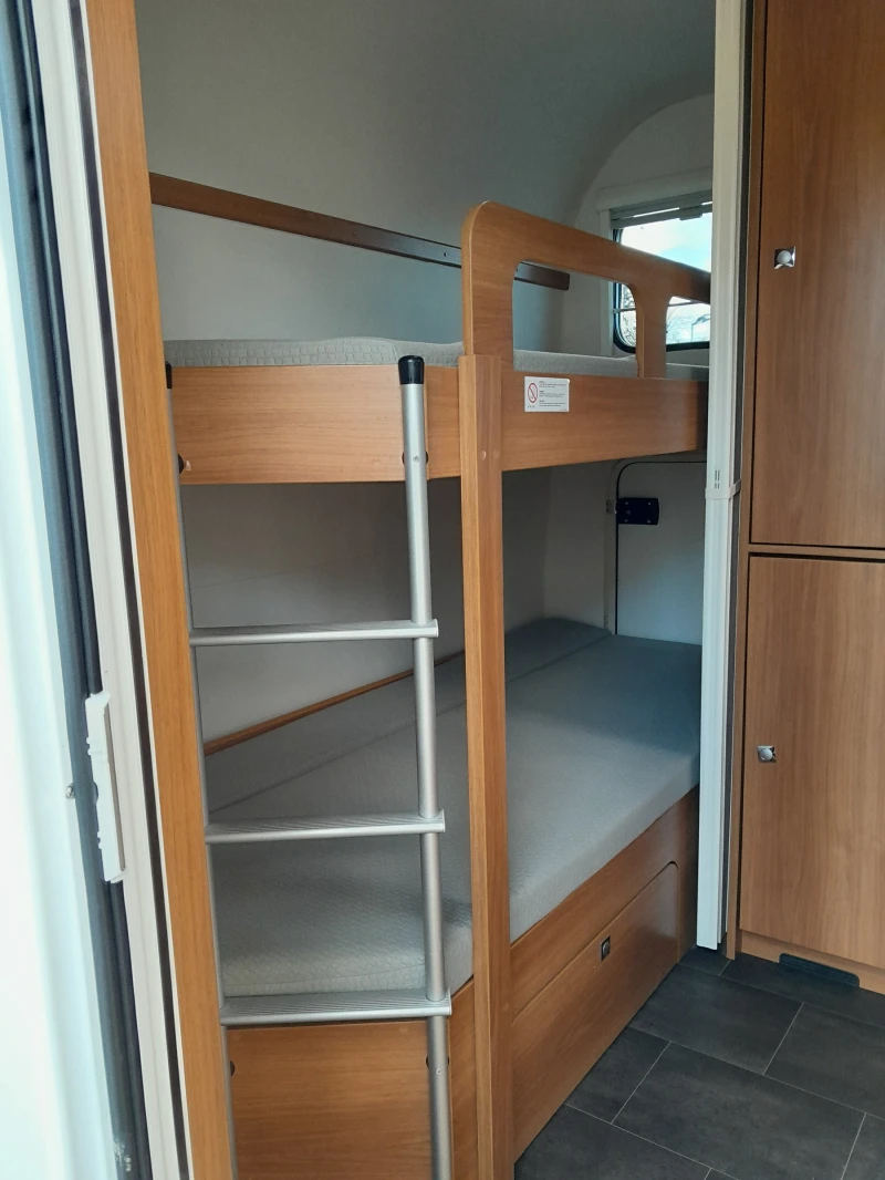 Каравана Dethleffs Nomad SNOW, снимка 8 - Каравани и кемпери - 52615474