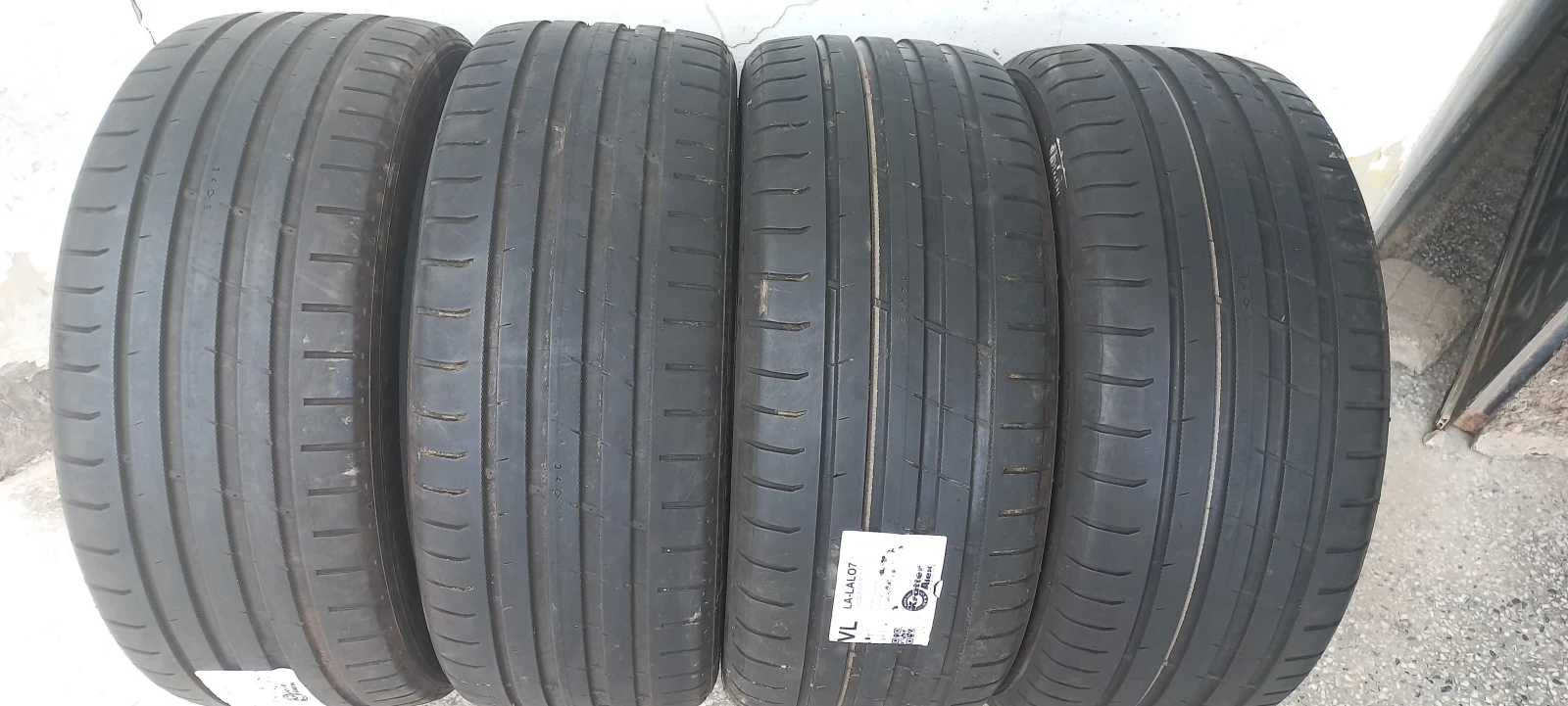Гуми Летни 225/40R18
