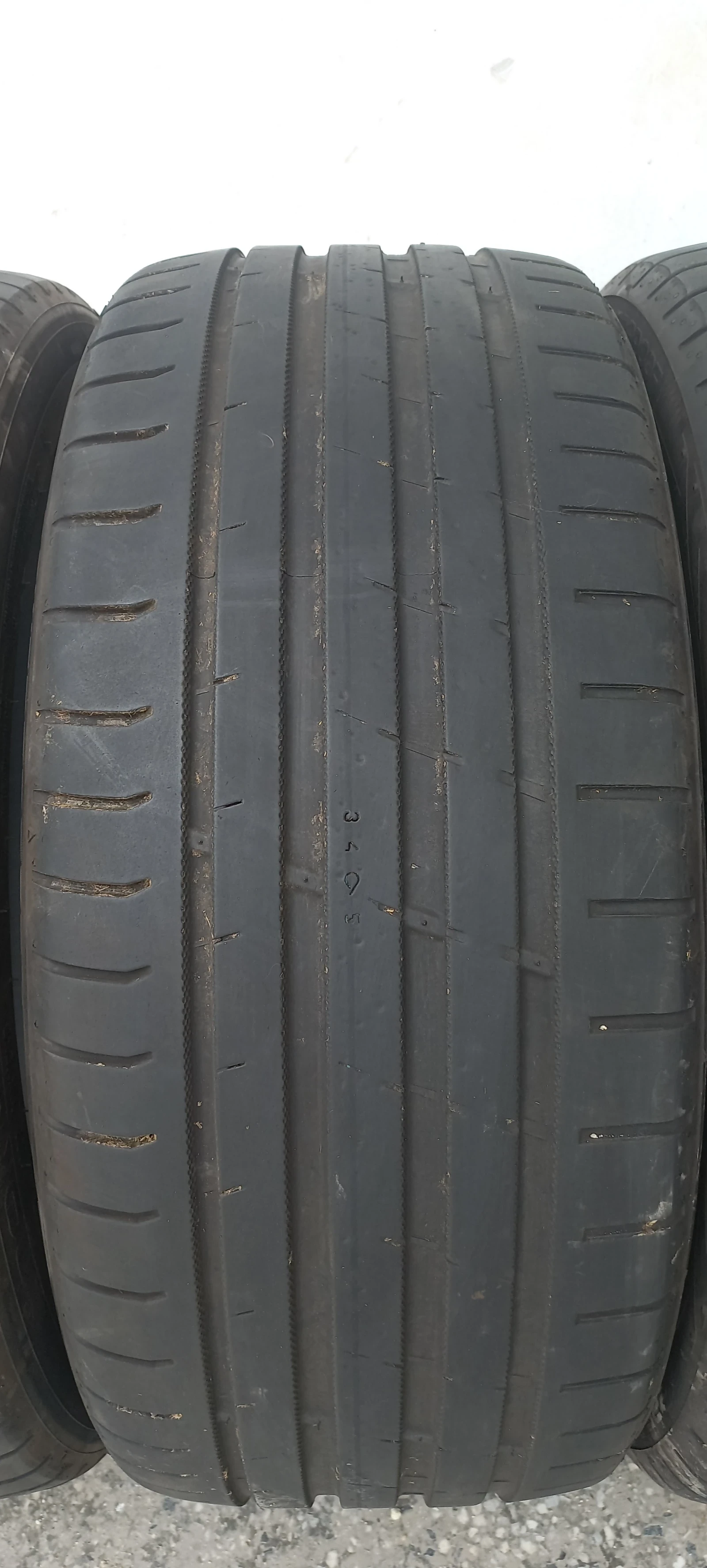 Гуми Летни 225/40R18, снимка 5 - Гуми и джанти - 53832304