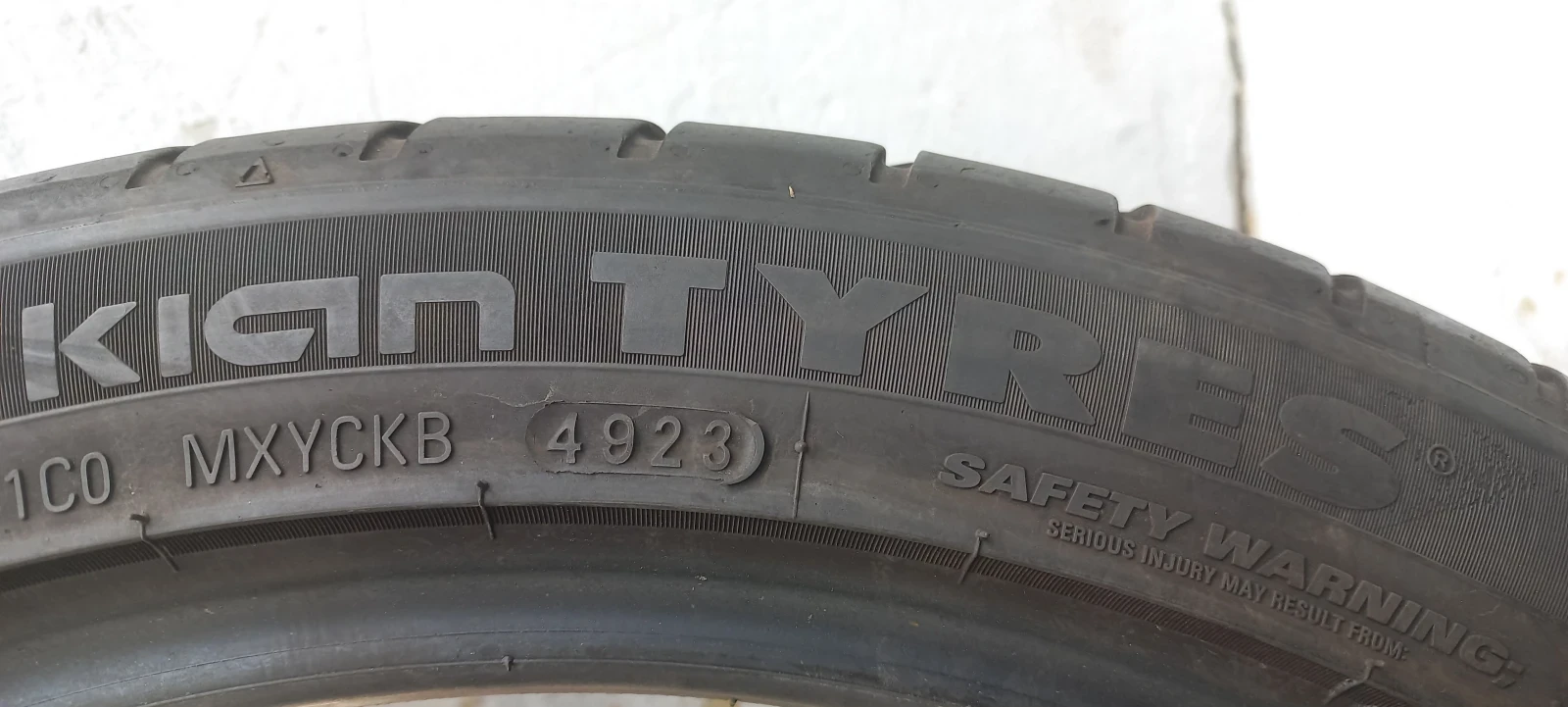Гуми Летни 225/40R18, снимка 11 - Гуми и джанти - 53832304