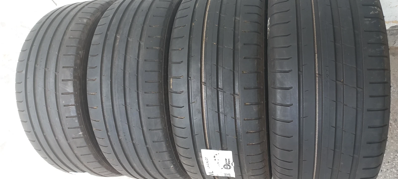 Гуми Летни 225/40R18, снимка 2 - Гуми и джанти - 53832304