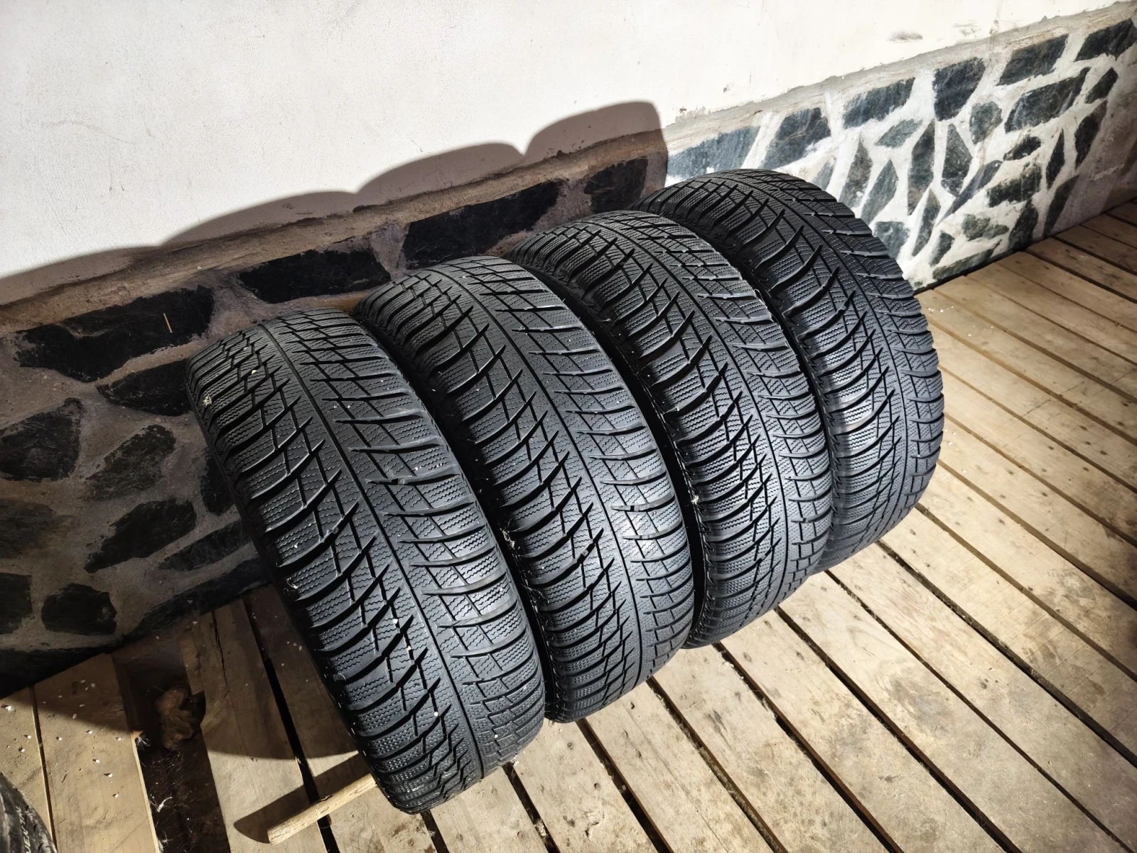 Гуми Зимни 215/60R16, снимка 3 - Гуми и джанти - 55932416