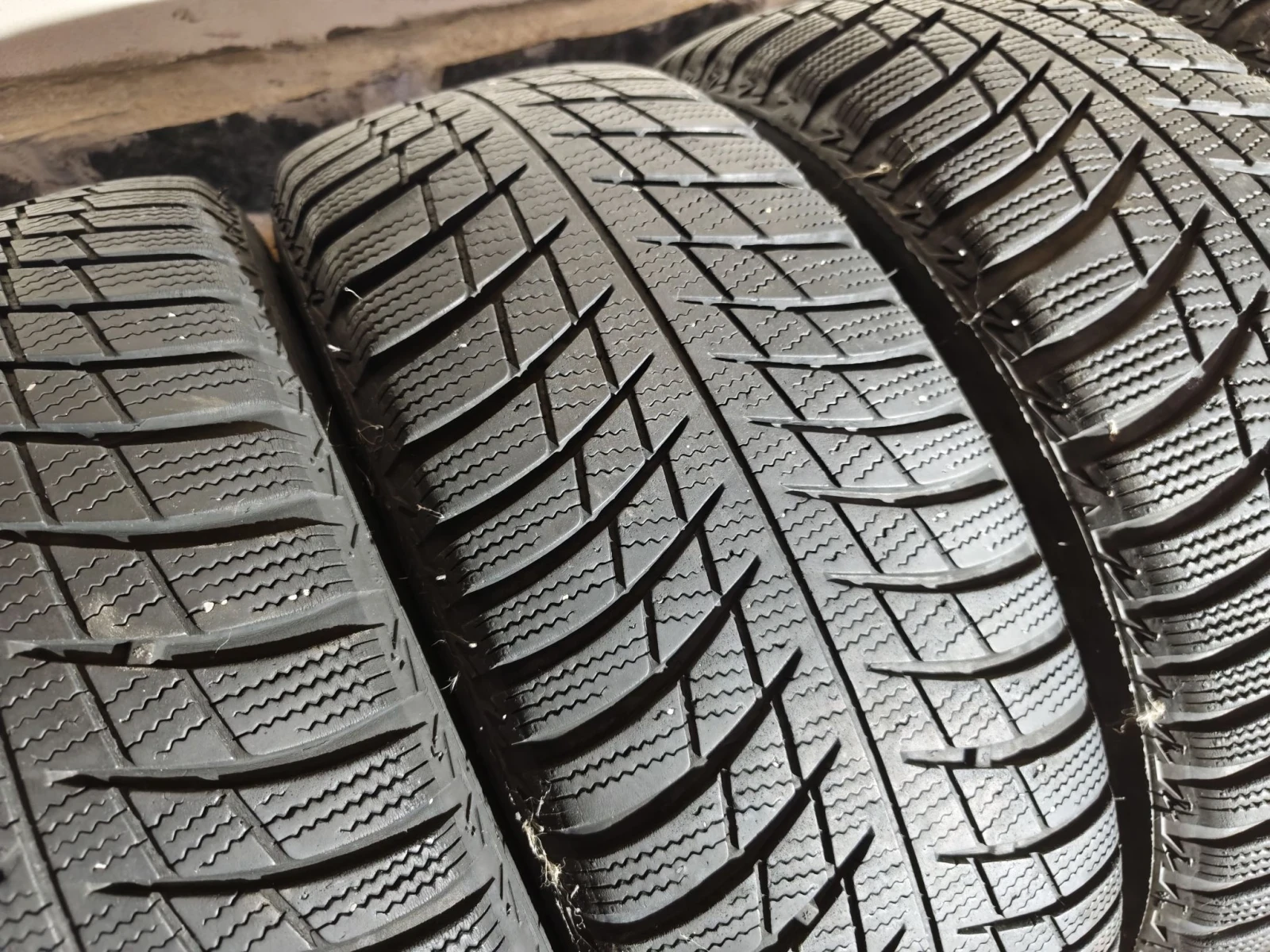 Гуми Зимни 215/60R16, снимка 4 - Гуми и джанти - 55932416