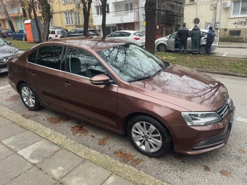 VW Jetta Highline 2.0 TDI, снимка 4 - Автомобили и джипове - 47180342