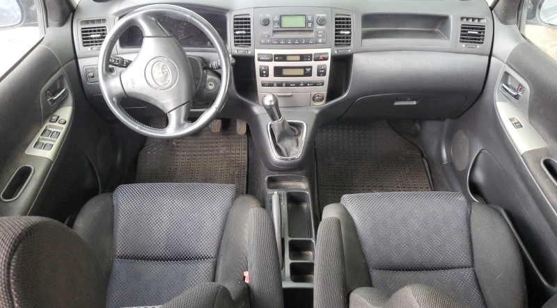 Toyota Corolla verso 1.8i 148х.км. Италия, снимка 6 - Автомобили и джипове - 47517988