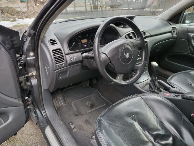 Renault Laguna 2.2DCI, снимка 6 - Автомобили и джипове - 48807278