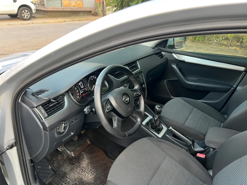 Skoda Octavia 1.6TDI 110kc., снимка 4 - Автомобили и джипове - 51033021