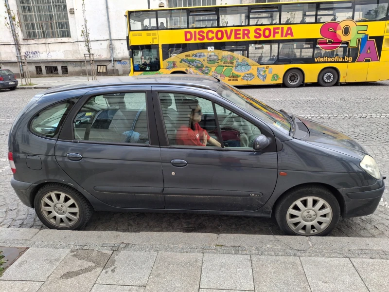 Renault Scenic, снимка 5 - Автомобили и джипове - 51375705