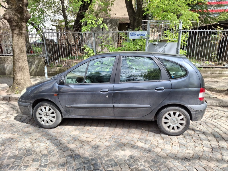 Renault Scenic, снимка 2 - Автомобили и джипове - 51375705