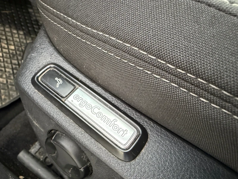 VW Passat 2.0TDI* DSG* Масаж, снимка 12 - Автомобили и джипове - 52001794
