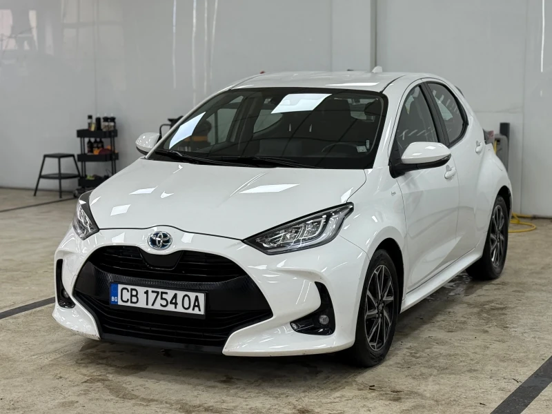 Toyota Yaris 1.5 Hybrid/ГАРАНЦИЯ/ОБСЛУЖЕН/Лизинг/ 