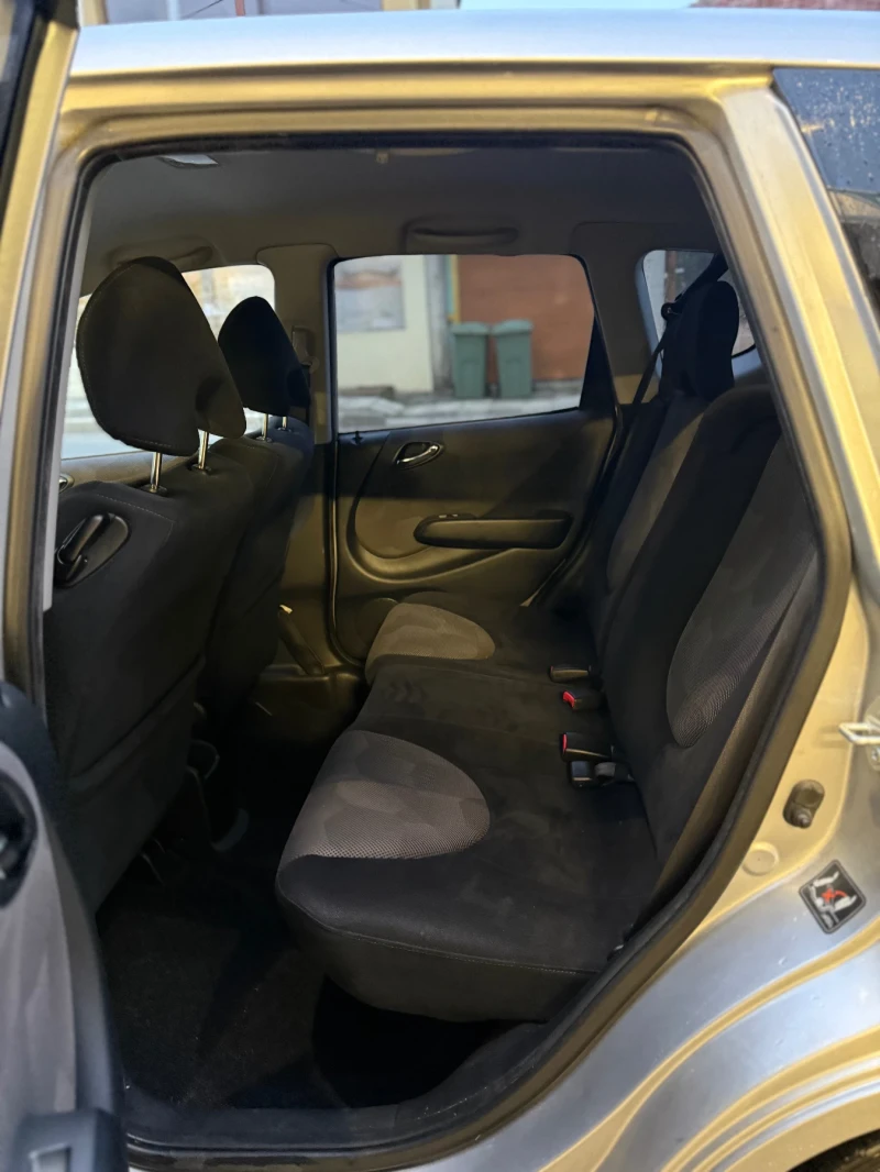 Honda Jazz 1.4i SPORT ШВЕЙЦАРИЯ 100% РЕАЛЕН ВИДЕО ЛИЗИНГ, снимка 11 - Автомобили и джипове - 53432527