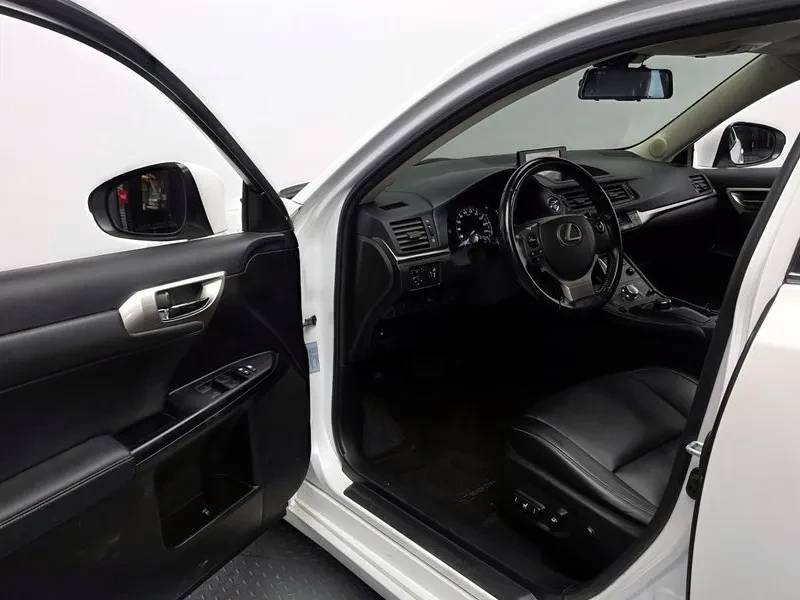 Lexus CT 200h Supreme ZWA10, снимка 9 - Автомобили и джипове - 55537182