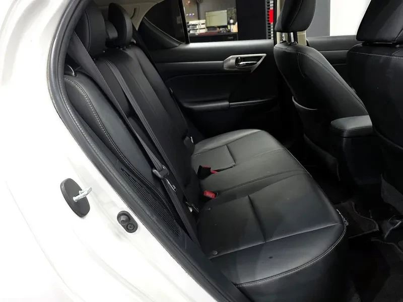 Lexus CT 200h Supreme ZWA10, снимка 10 - Автомобили и джипове - 55537182