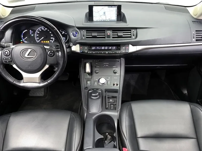 Lexus CT 200h Supreme ZWA10, снимка 3 - Автомобили и джипове - 55537182