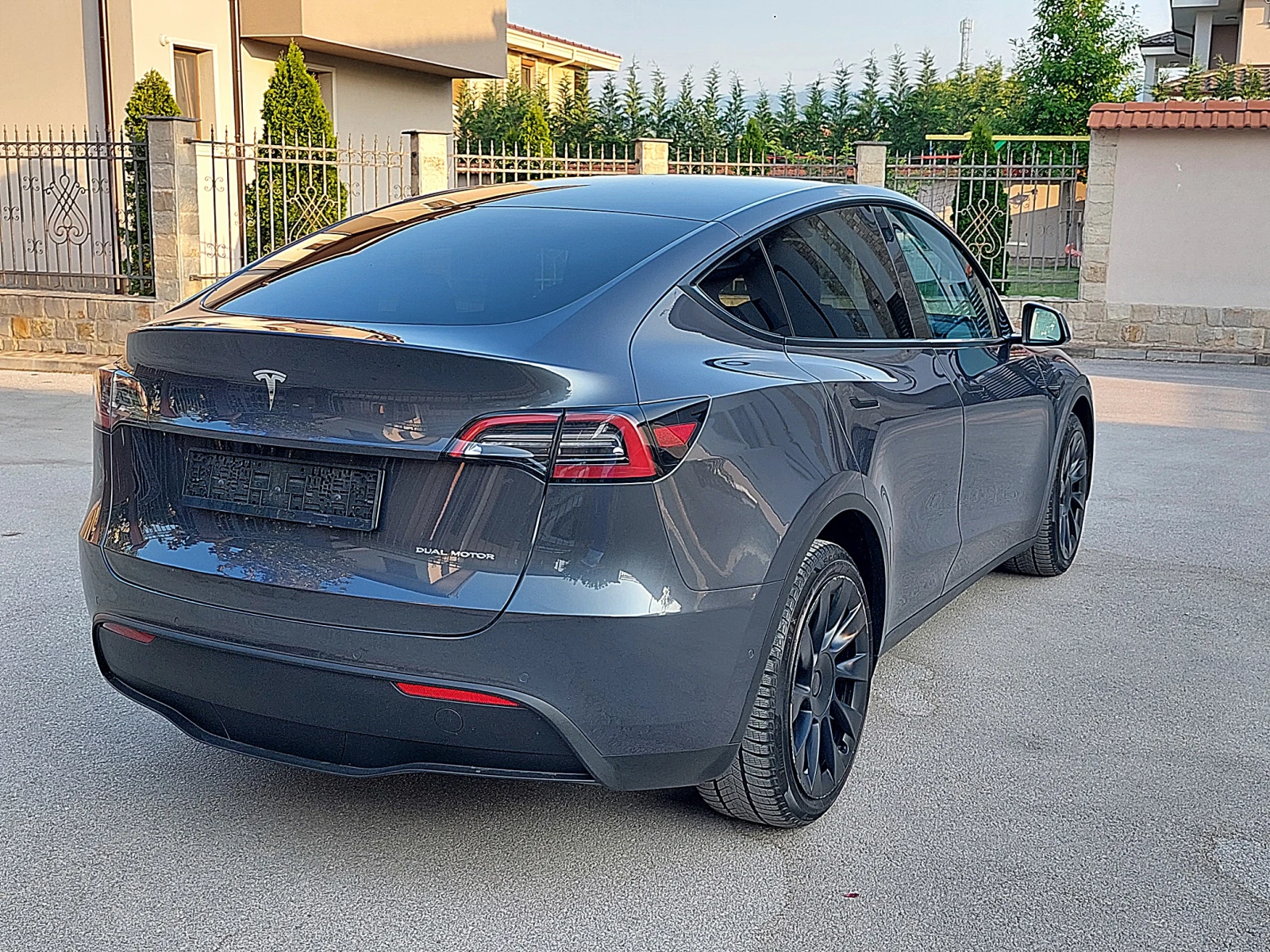 Tesla Model Y Long Range 4x4 Реална Обява - изображение 7