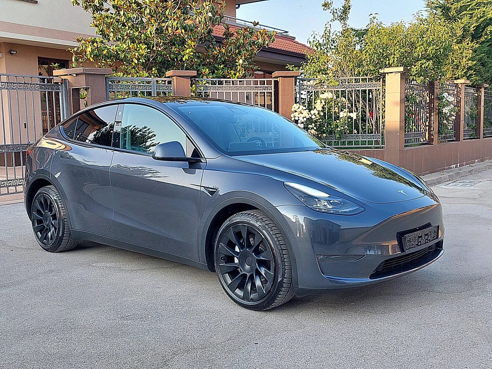 Tesla Model Y Long Range 4x4 Реална Обява - изображение 5