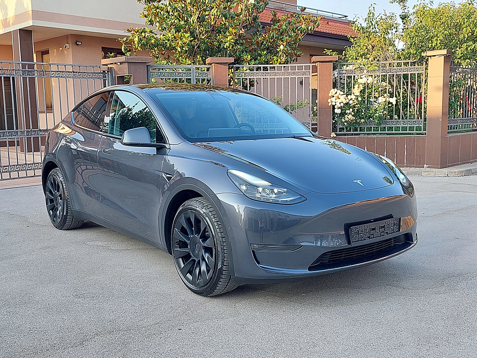 Tesla Model Y Long Range 4x4 Реална Обява - изображение 2
