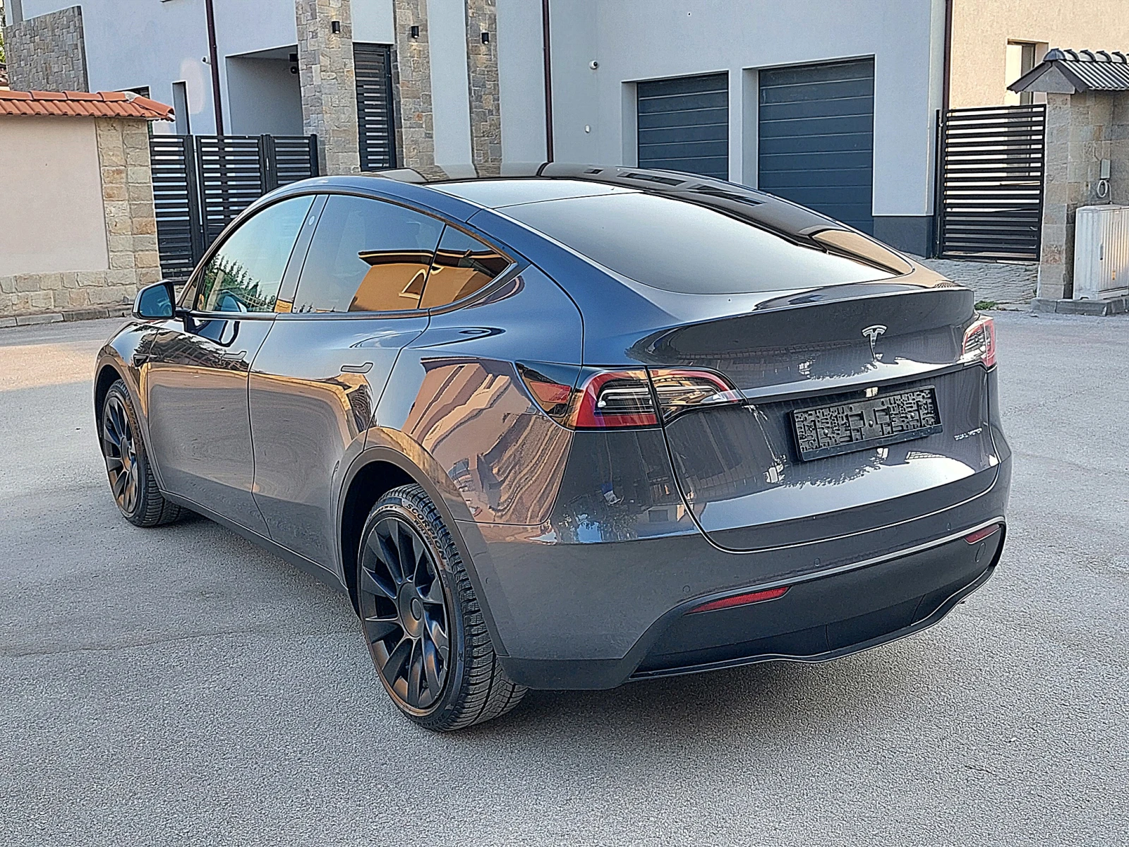 Tesla Model Y Long Range 4x4 Реална Обява - изображение 9