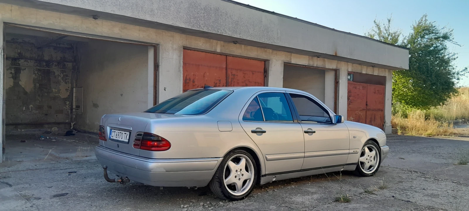 Mercedes-Benz E 200 2.0i Газов инжекцион - изображение 4