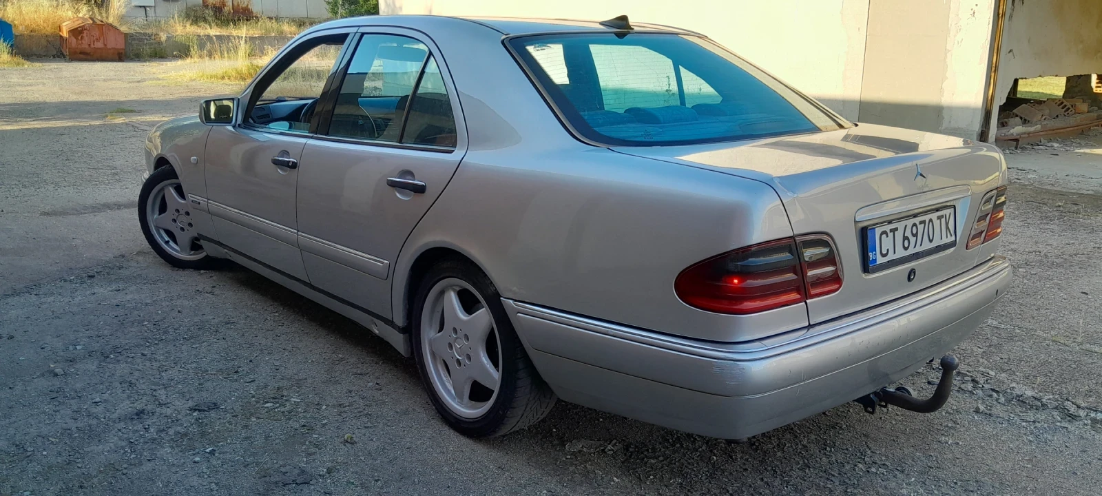 Mercedes-Benz E 200 2.0i Газов инжекцион - изображение 6