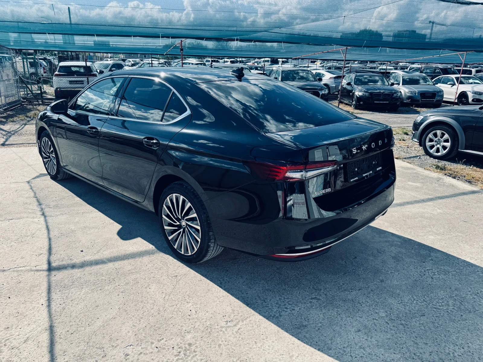 Skoda Superb 2.0 tdi Laurin & Klement  чисто нов FULL  - изображение 5