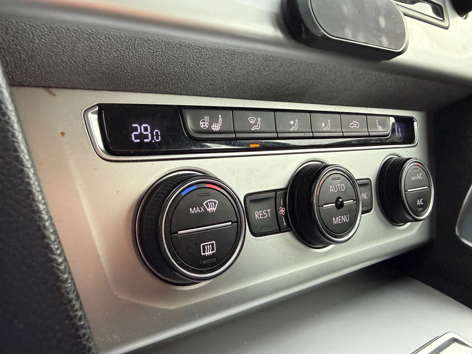 VW Passat 2.0TDI* DSG* Масаж | Mobile.bg — изображение 14