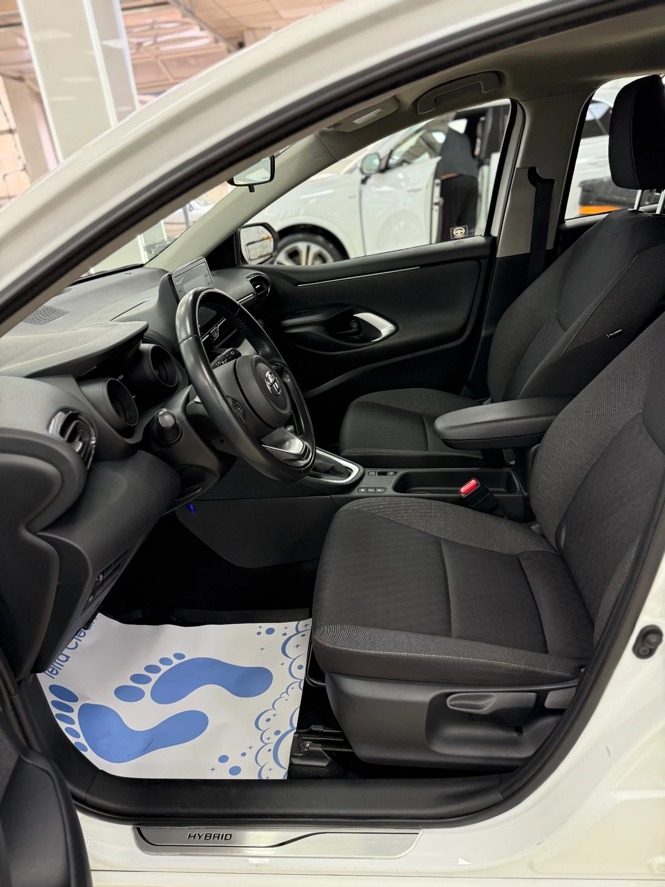 Toyota Yaris 1.5 Hybrid////  | Mobile.bg   8