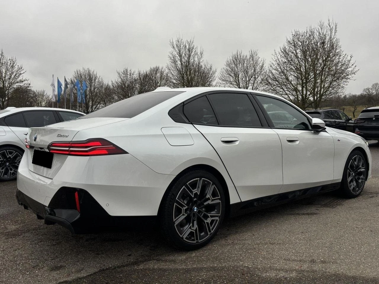 BMW 520 d/xDrive/M-SPORT/HEAD UP/H&K/360/ - изображение 6