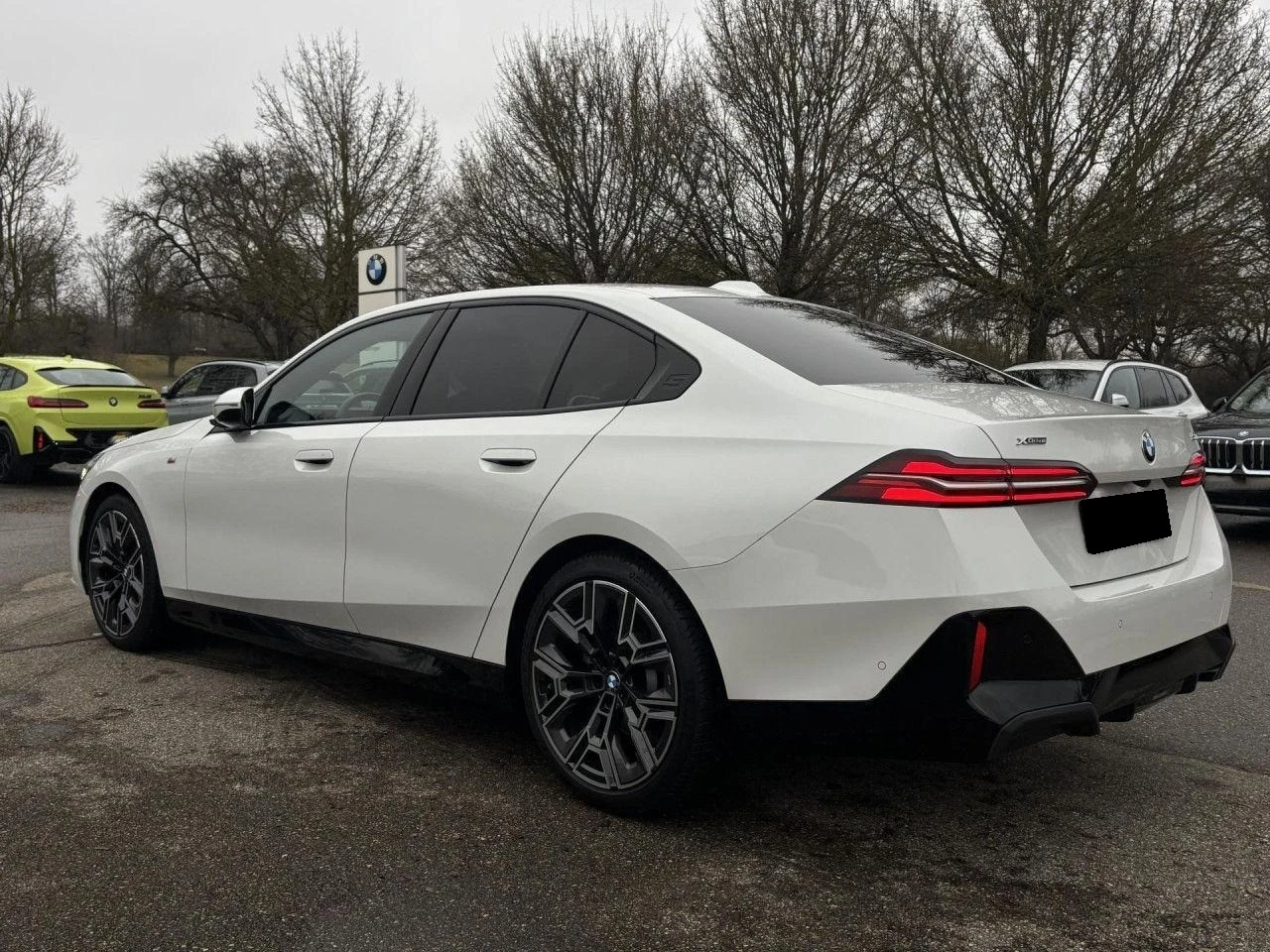 BMW 520 d/xDrive/M-SPORT/HEAD UP/H&K/360/ - изображение 4