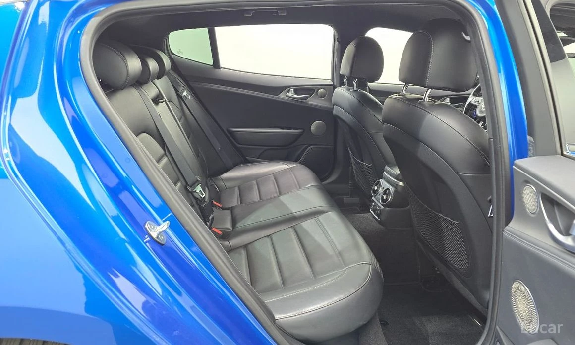Kia Stinger 3.3 GT TURBO* 4x4* КОЖА* ПОДГРЕВ* ОБДУХВАНЕ* HUD, снимка 11 - Автомобили и джипове - 54072720