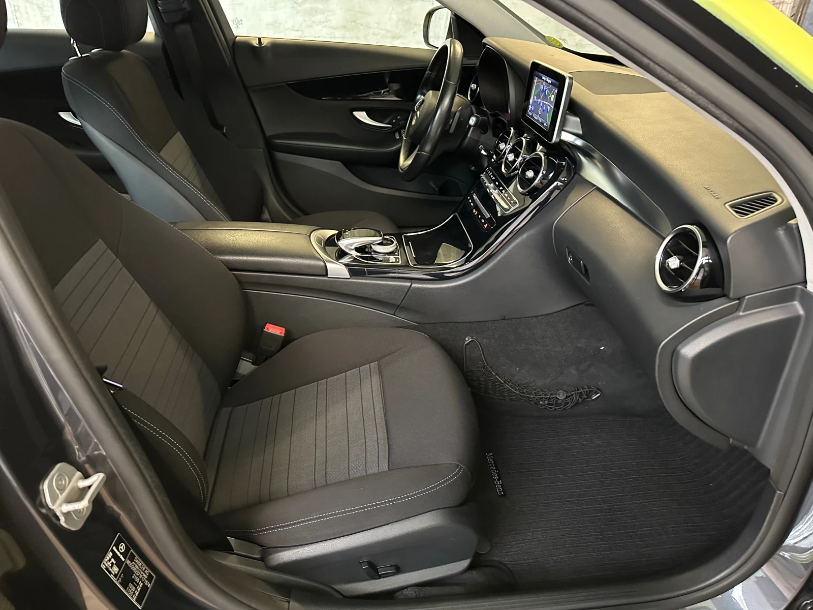 Mercedes-Benz C 200 ТОП/АВТОМАТ/ЛИЗИНГ/ВСИЧКО ПЛАТЕНО, снимка 11 - Автомобили и джипове - 54174216