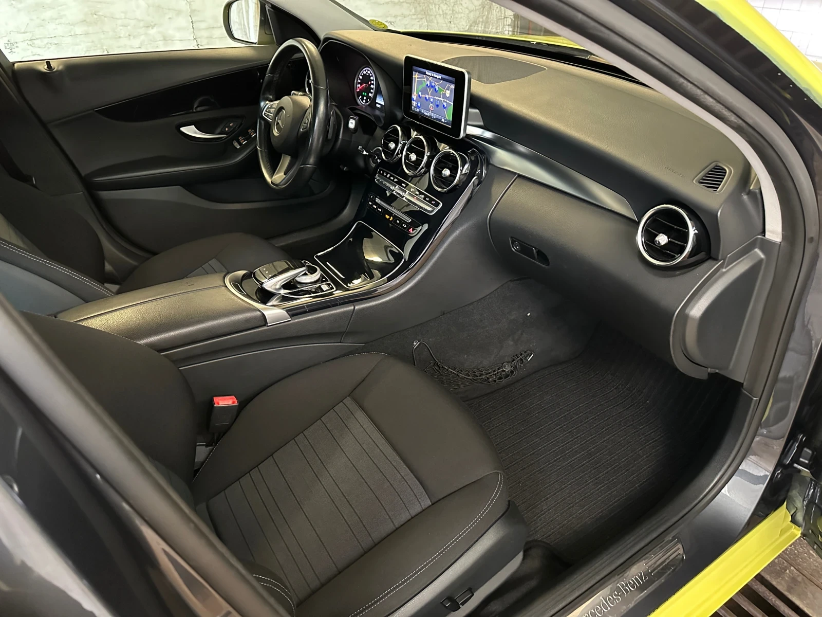 Mercedes-Benz C 200 ТОП/АВТОМАТ/ЛИЗИНГ/ВСИЧКО ПЛАТЕНО, снимка 12 - Автомобили и джипове - 54174216