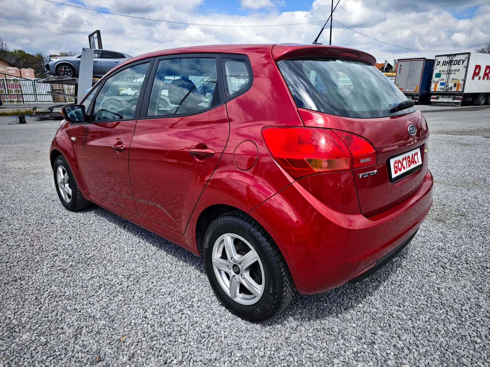 Kia Venga 1.4 CVVT, снимка 3 - Автомобили и джипове - 54408364