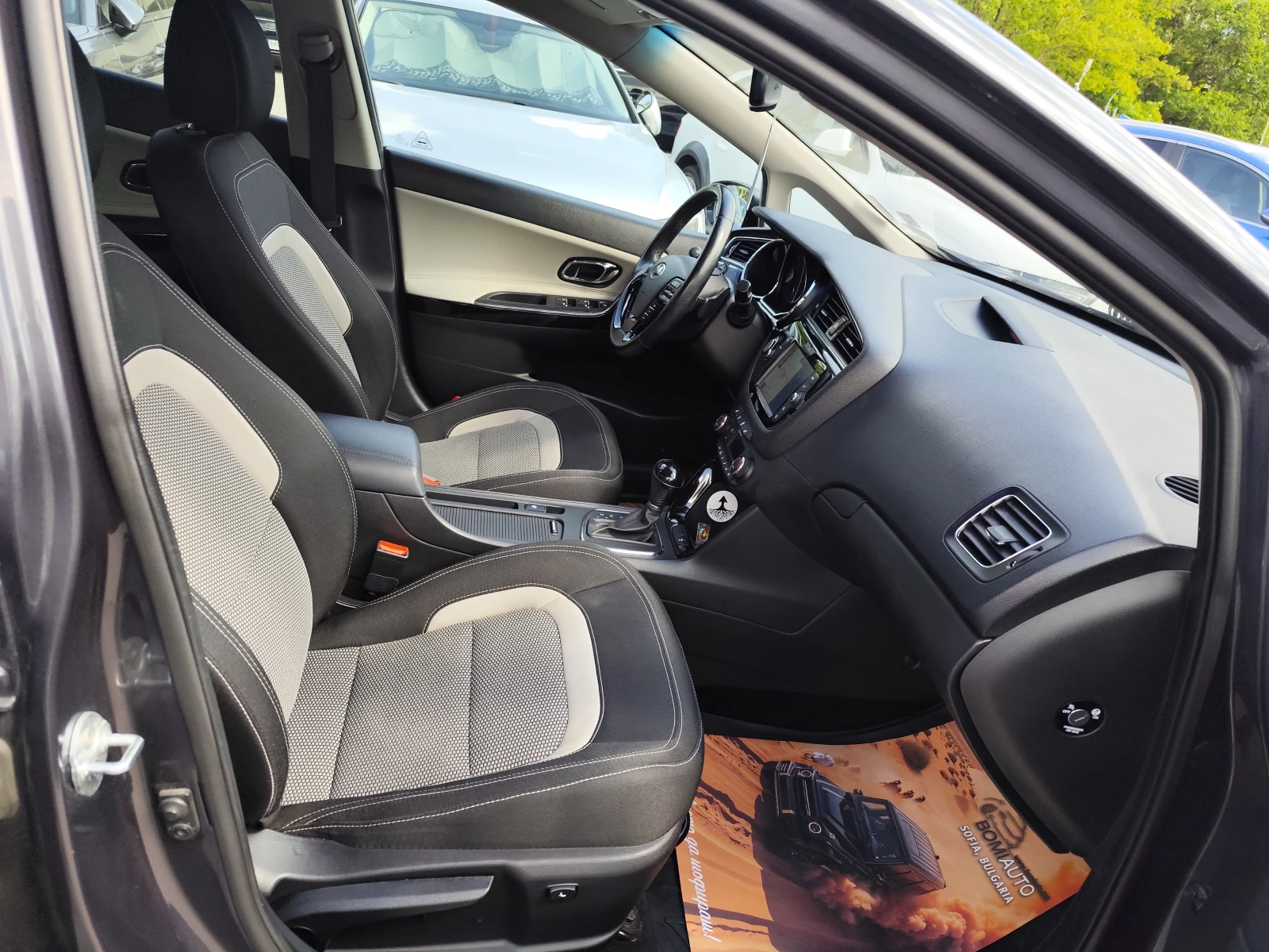 Kia Ceed 1.6CRDi* АВТОМАТИК* EURO6B* LED* NAVI* , снимка 12 - Автомобили и джипове - 54627316