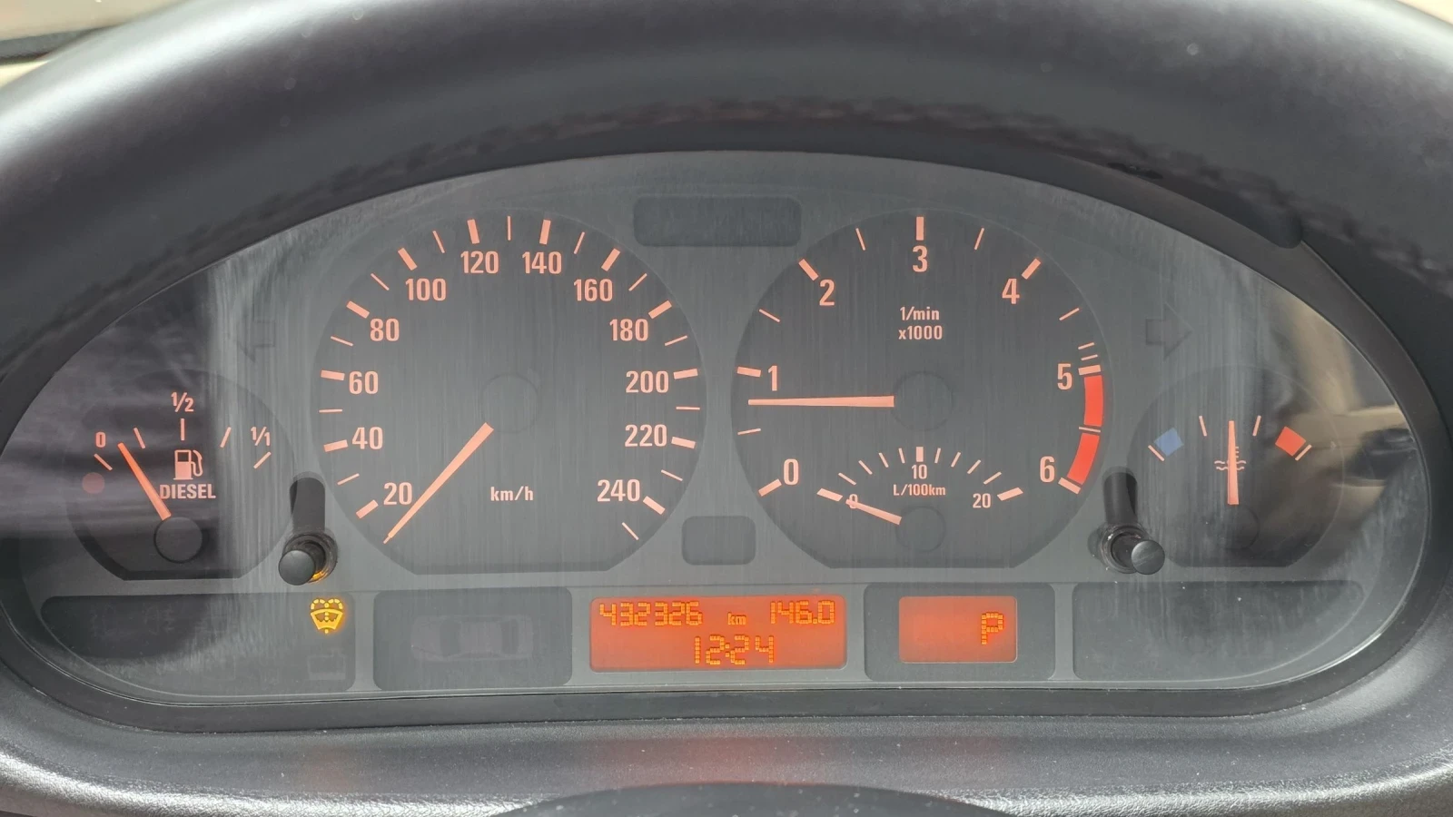 BMW 320 d, снимка 10 - Автомобили и джипове - 54881014