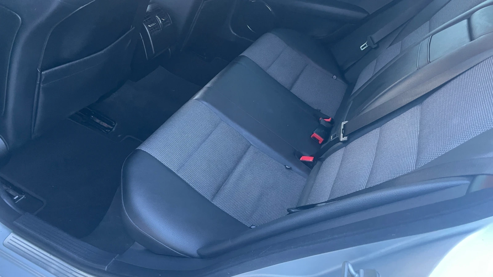 Mercedes-Benz C 200 Дизел, снимка 9 - Автомобили и джипове - 55133318