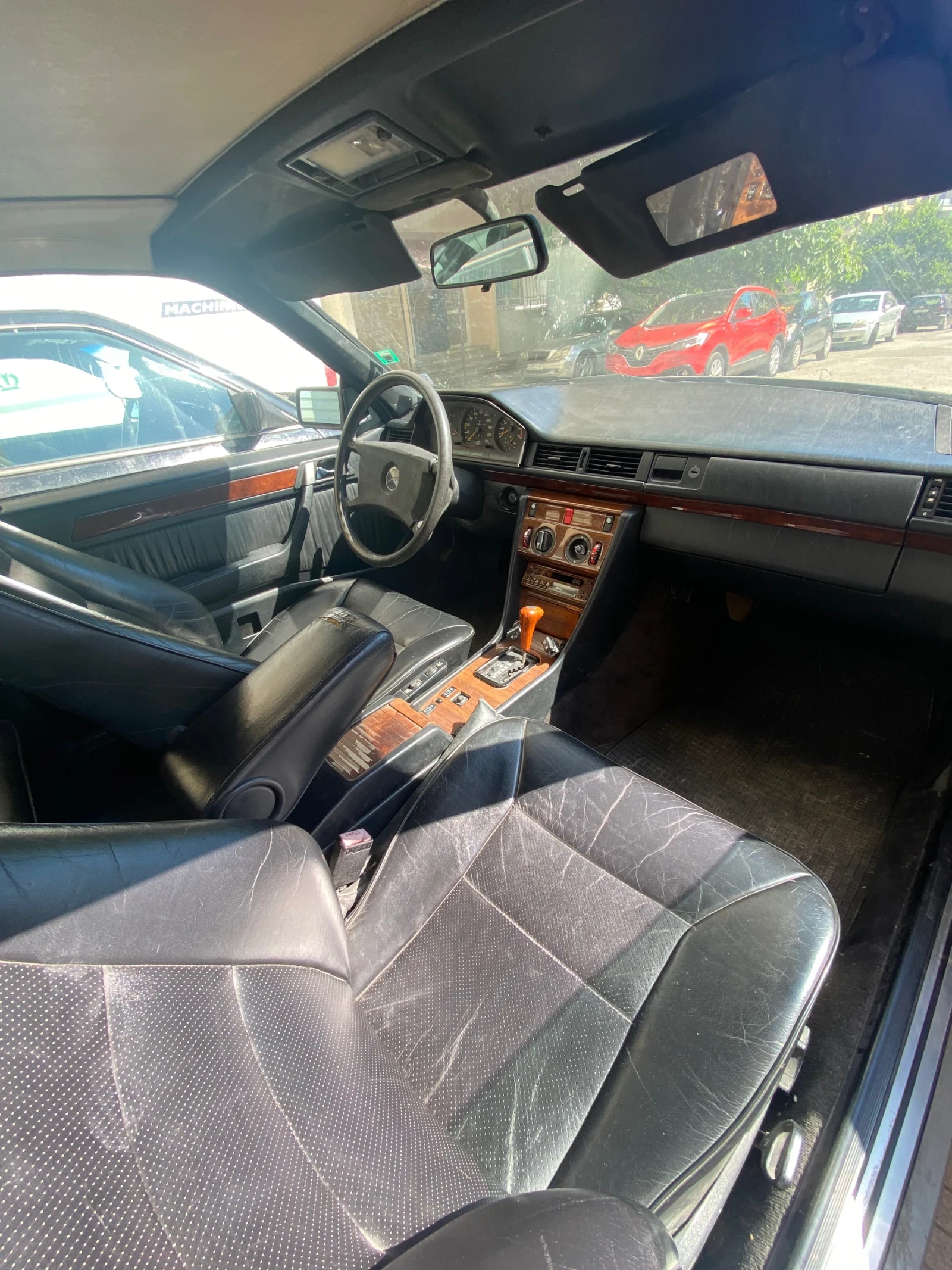 Mercedes-Benz 124 2.3, снимка 11 - Автомобили и джипове - 55947716