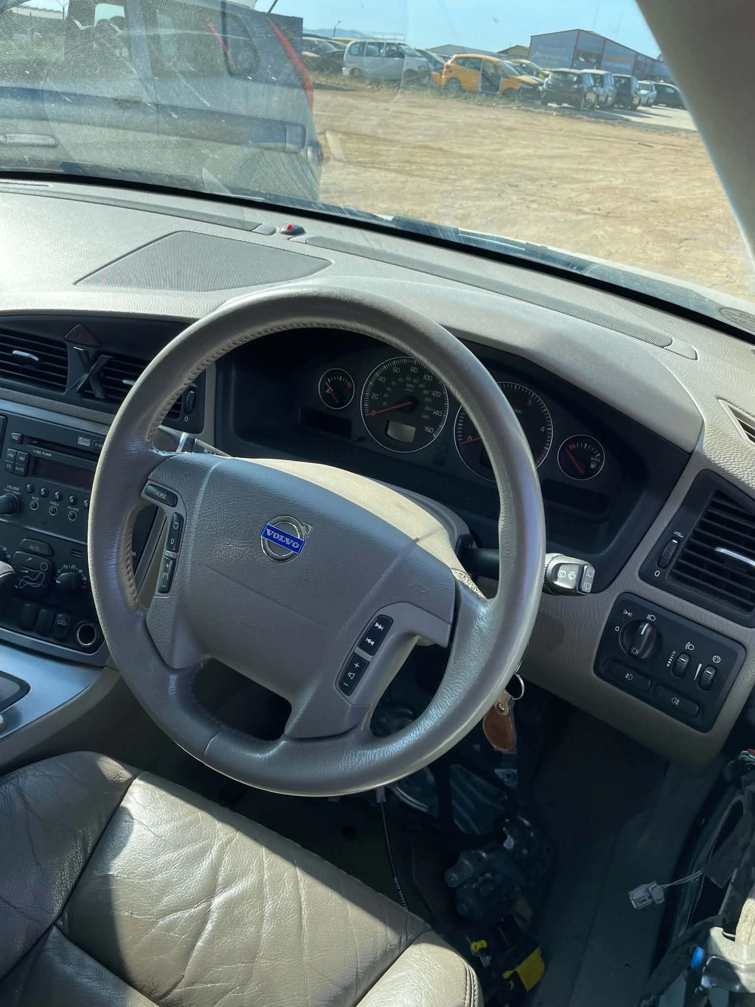 Volvo V70, снимка 4 - Автомобили и джипове - 56016470