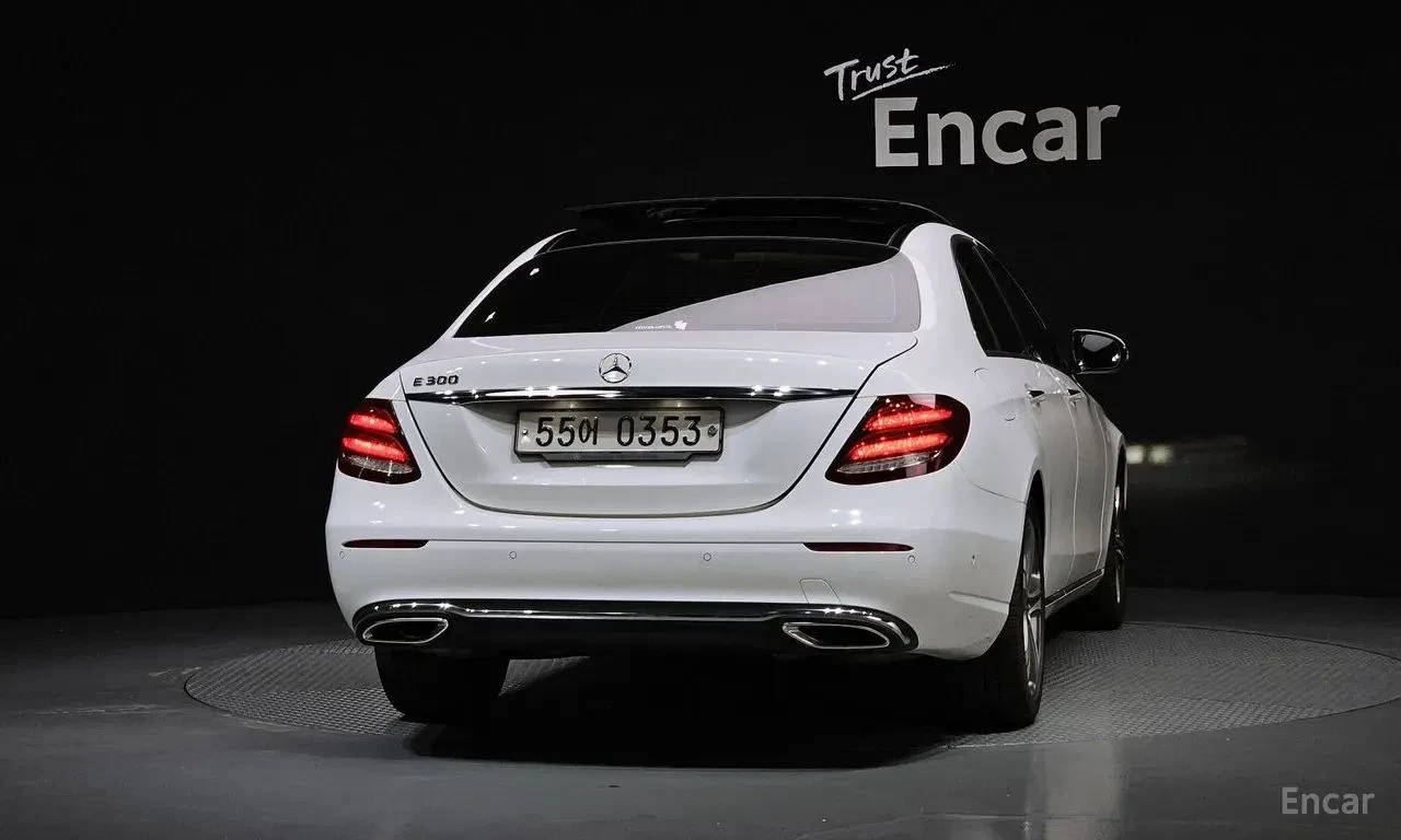 Mercedes-Benz E 300, снимка 4 - Автомобили и джипове - 56727079