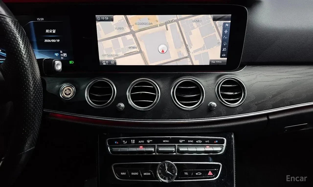 Mercedes-Benz E 300, снимка 9 - Автомобили и джипове - 56727079