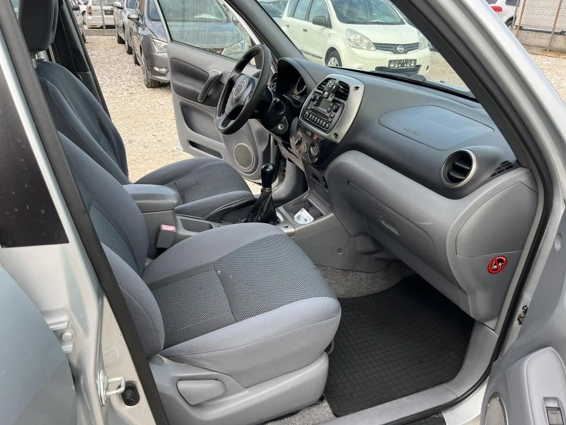 Toyota Rav4 2.0i 150кс 4х4 КЛИМАТИК , снимка 11 - Автомобили и джипове - 42115057