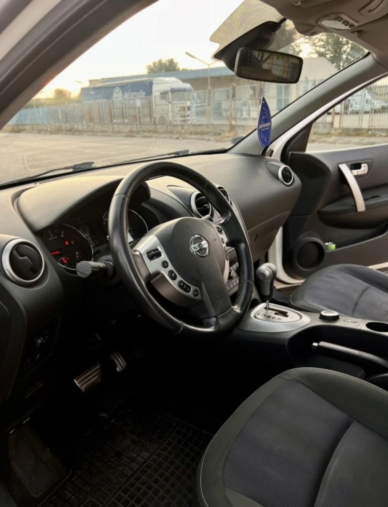 Nissan Qashqai 2.0 DCI, снимка 10 - Автомобили и джипове - 48058719