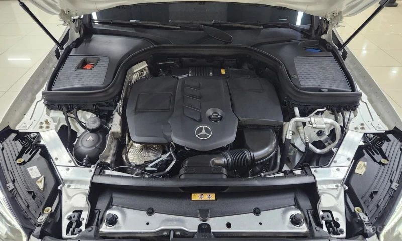 Mercedes-Benz GLC 220, снимка 6 - Автомобили и джипове - 53525422