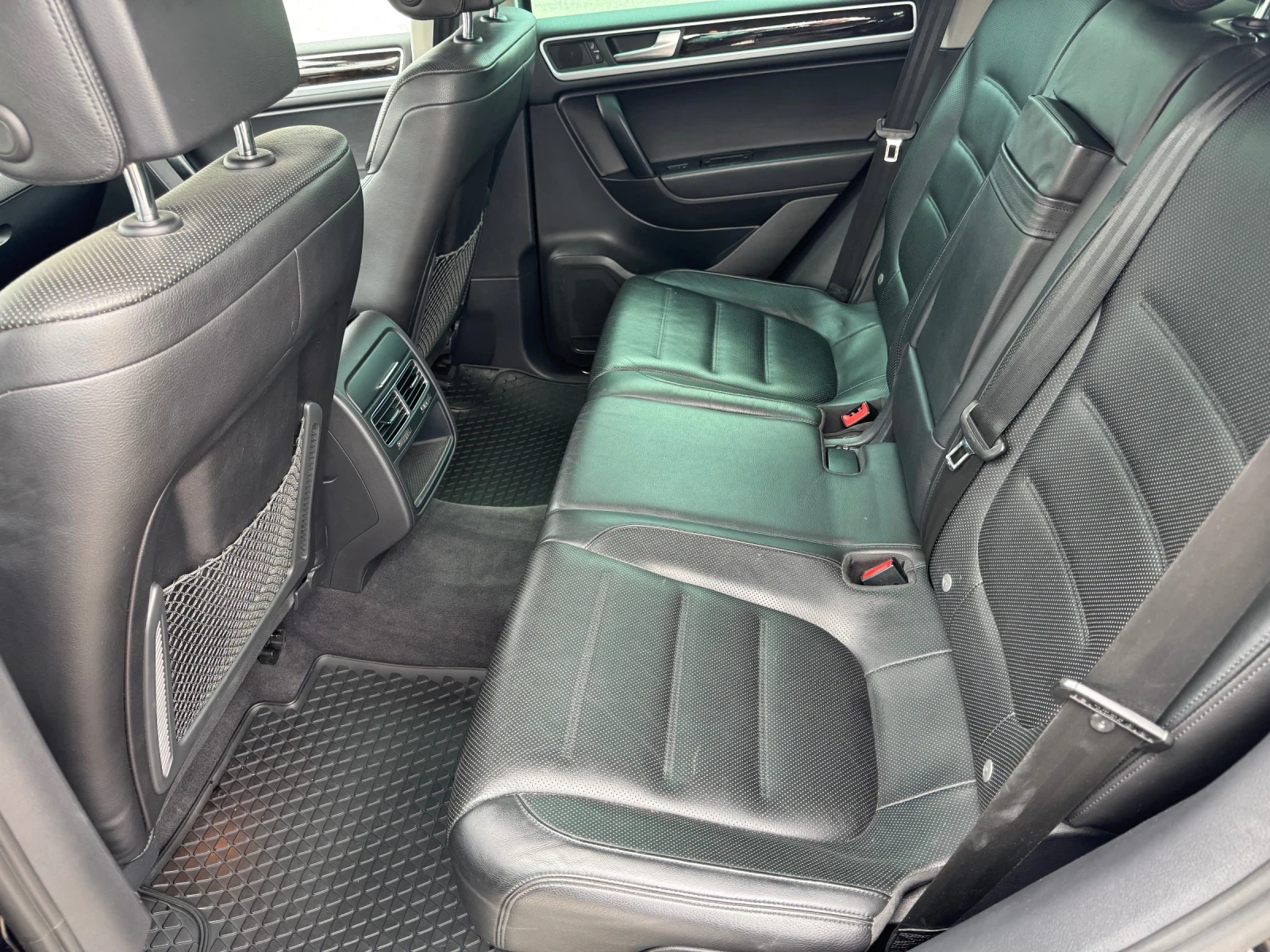 VW Touareg 4.2 TDI , снимка 10 - Автомобили и джипове - 53977914