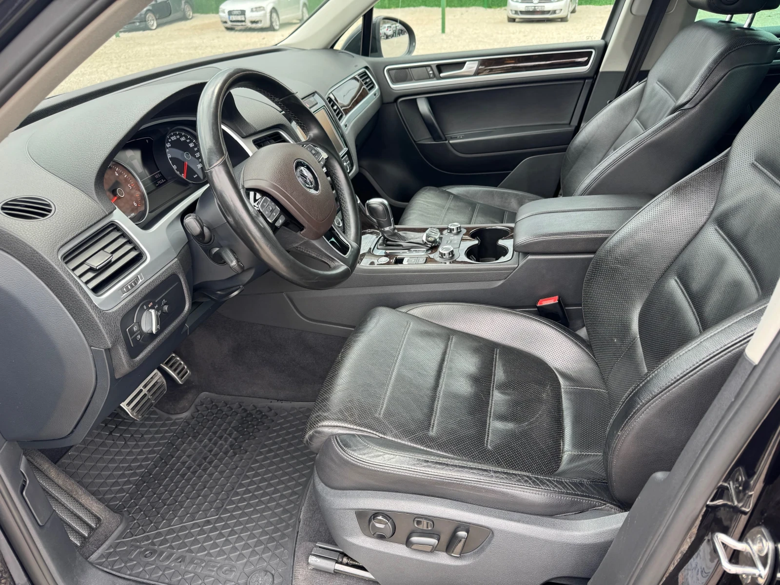 VW Touareg 4.2 TDI , снимка 8 - Автомобили и джипове - 53977914