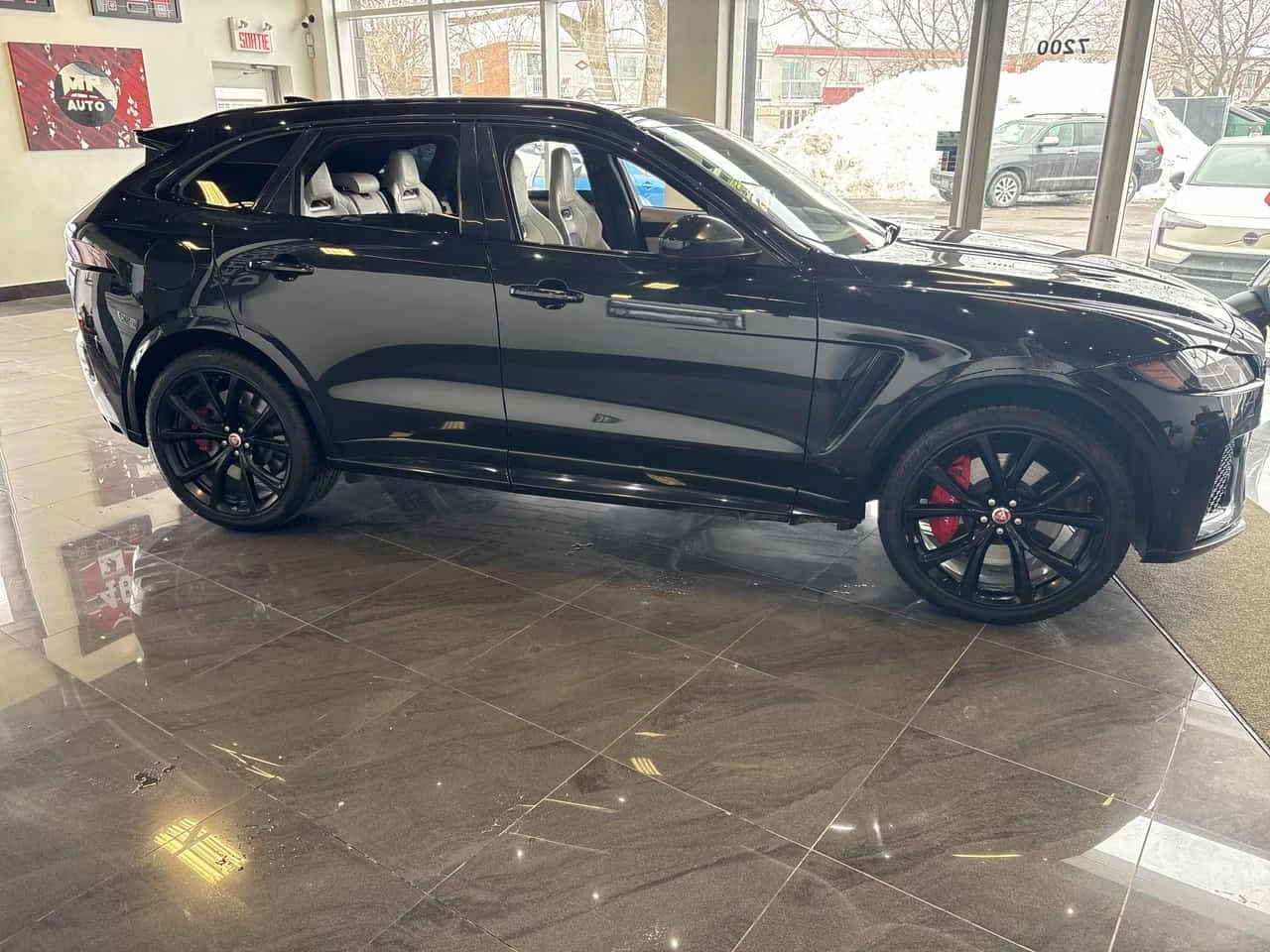 Jaguar F-PACE SVR  CARFAX, снимка 3 - Автомобили и джипове - 54000263