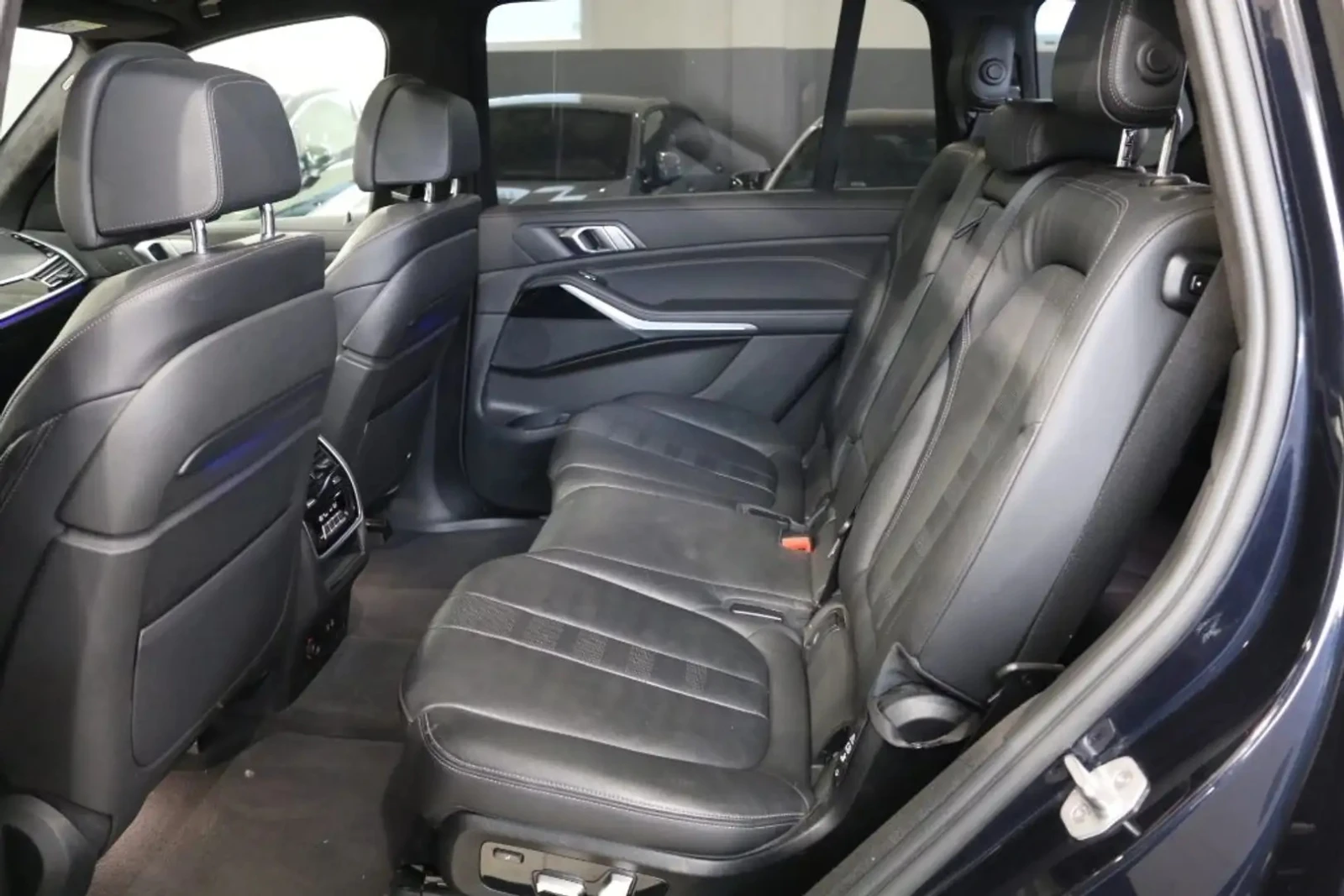 BMW X7 4.0d xDrive M-Pack, снимка 9 - Автомобили и джипове - 54218810